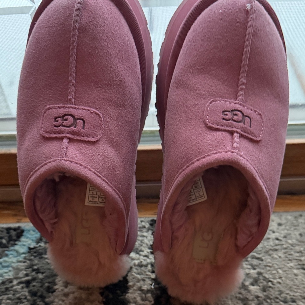 UGG DISCOQUETTE Adults Pink Fleece Slippers